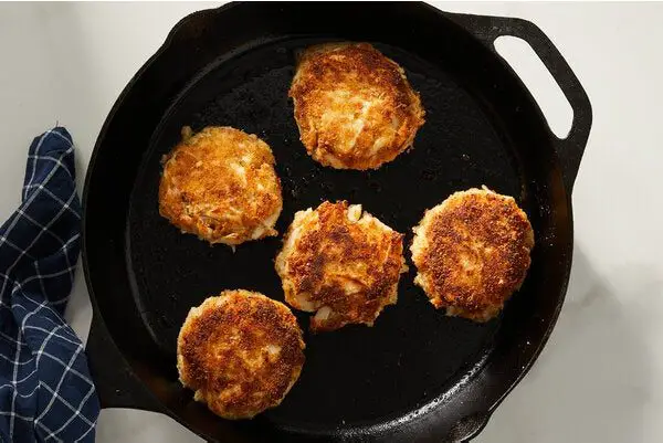how to cook crab cakes in cast iron skillet